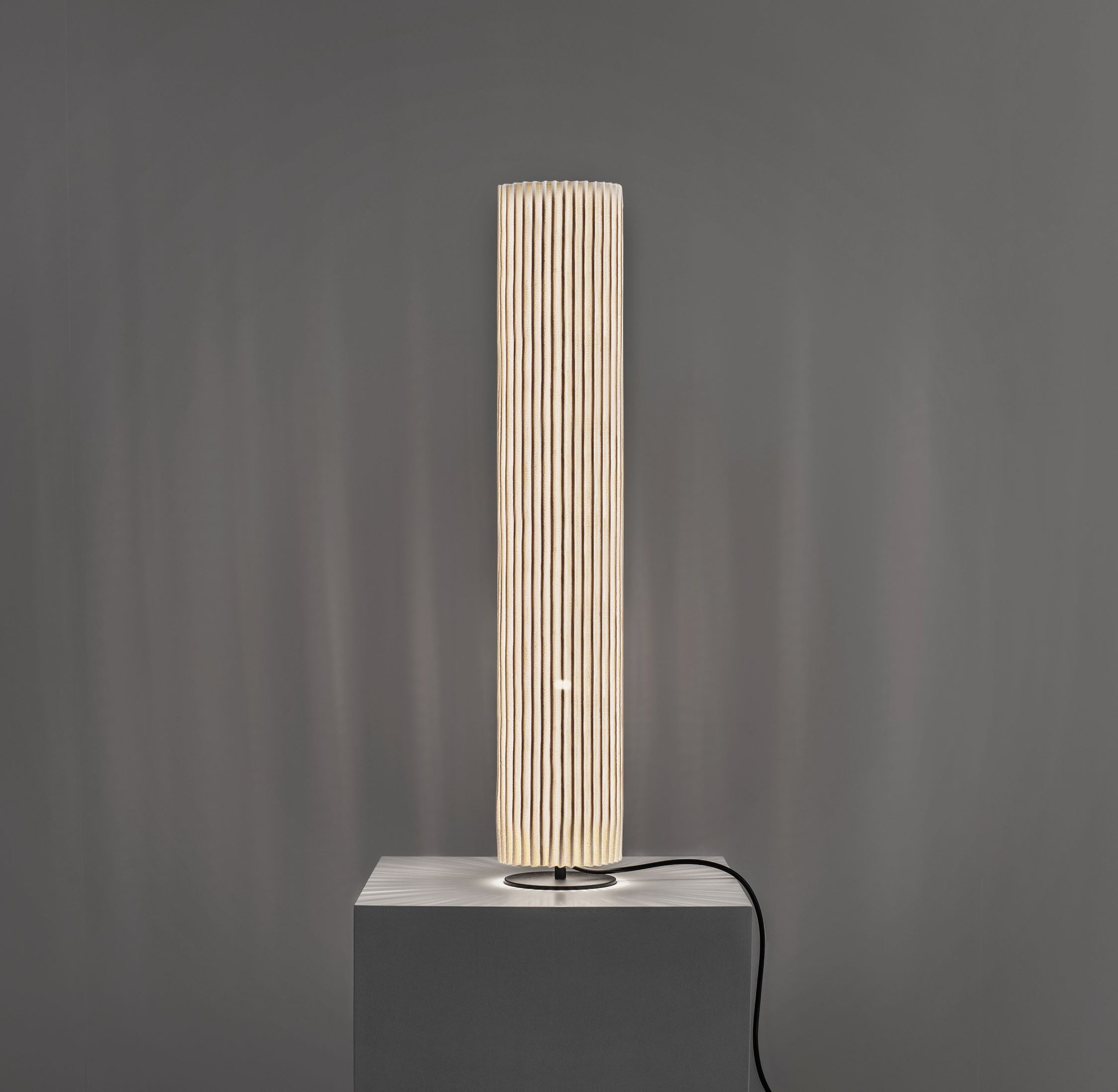 a-emotional light nua large nu02g