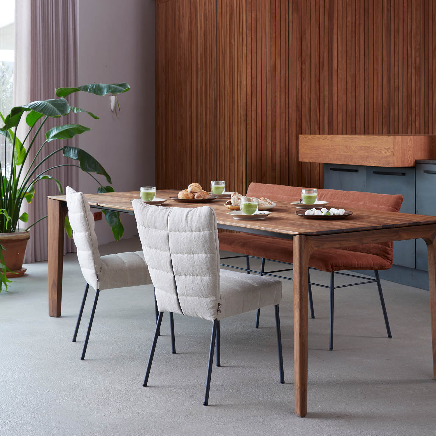 Label van den Berg Cocoon Dining Dining Chair – Bild 4