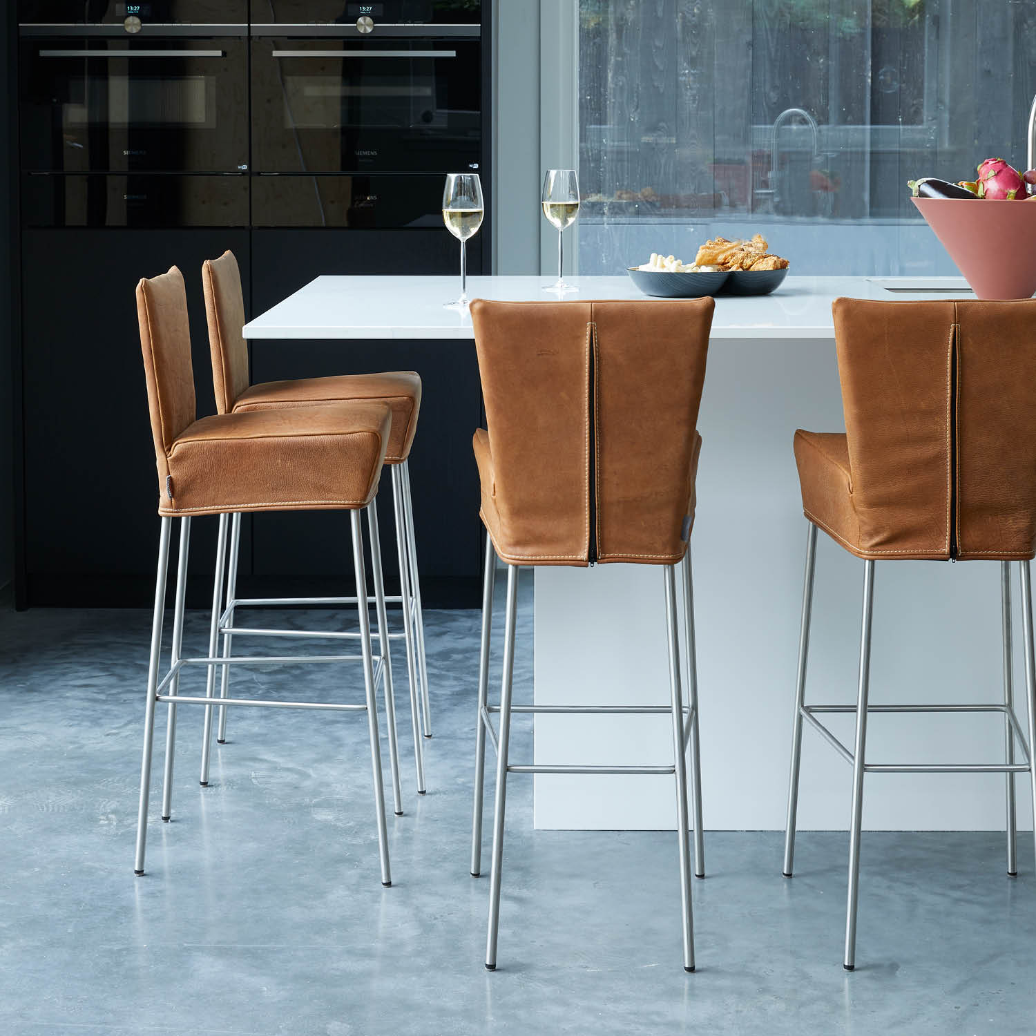 Label van den Berg Orea Barstool