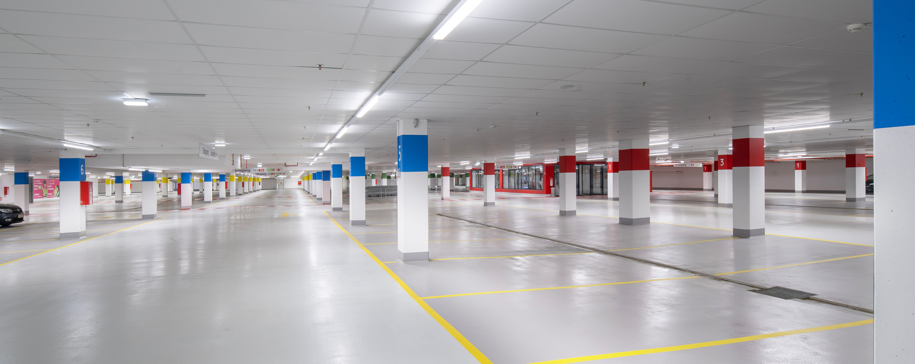 Molto Luce Projet de parking souterrain chez XXXLutz Linz