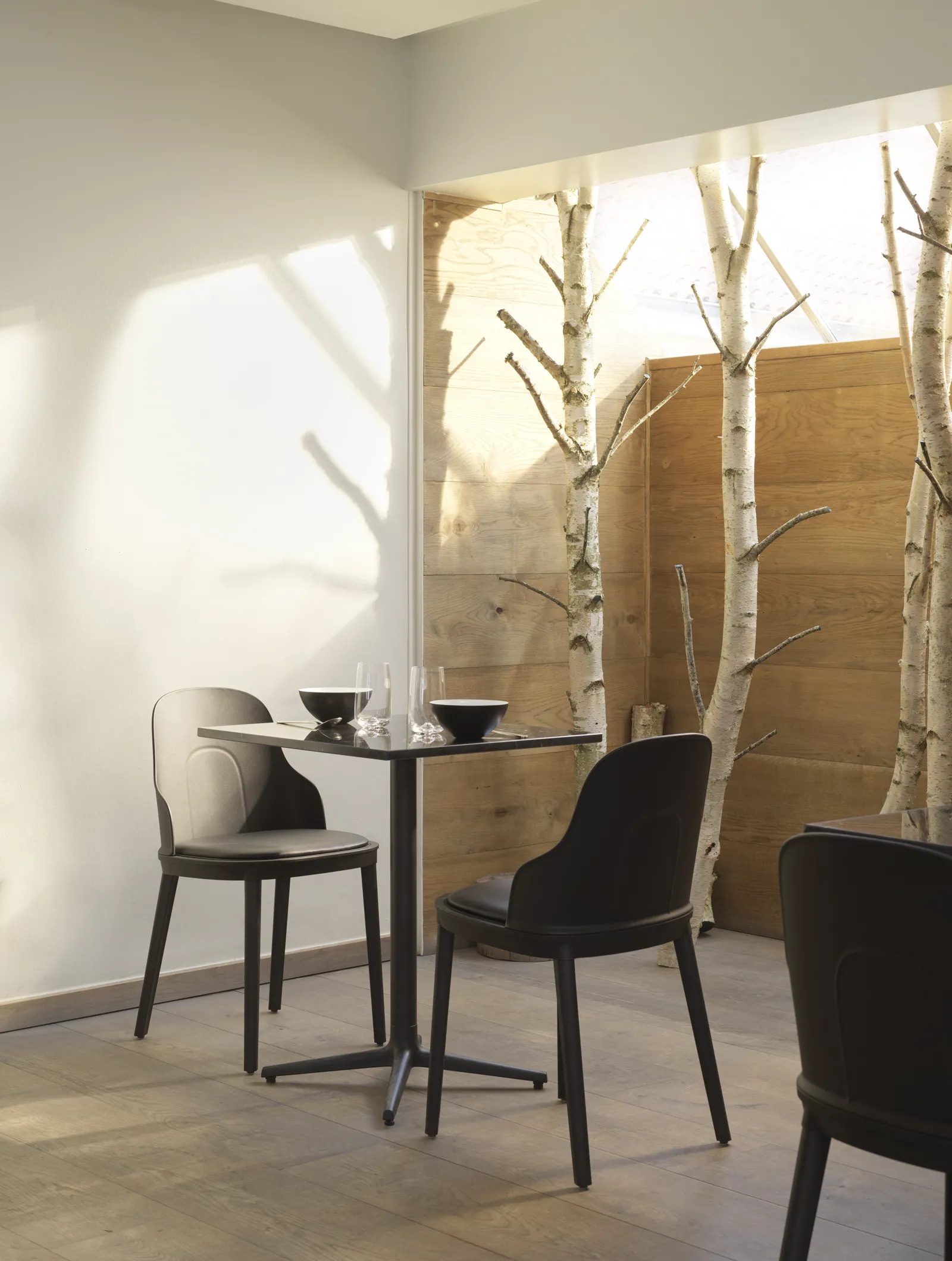 Normann Copenhagen Allez Stuhl gepolstert Ultra Leather, schwarz/polypropylen – Bild 6