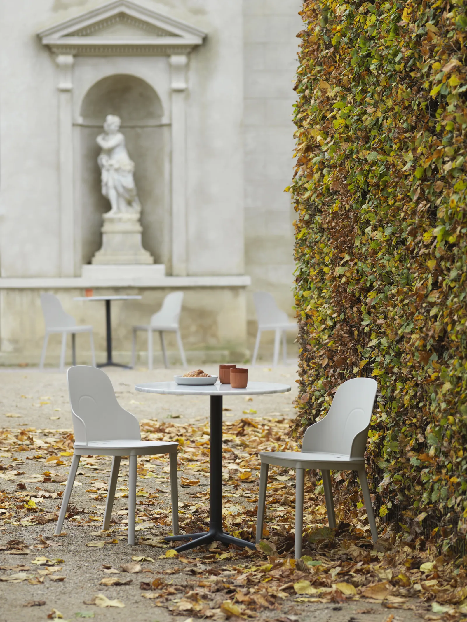 Normann Copenhagen Allez Stuhl warmes grau – Bild 4