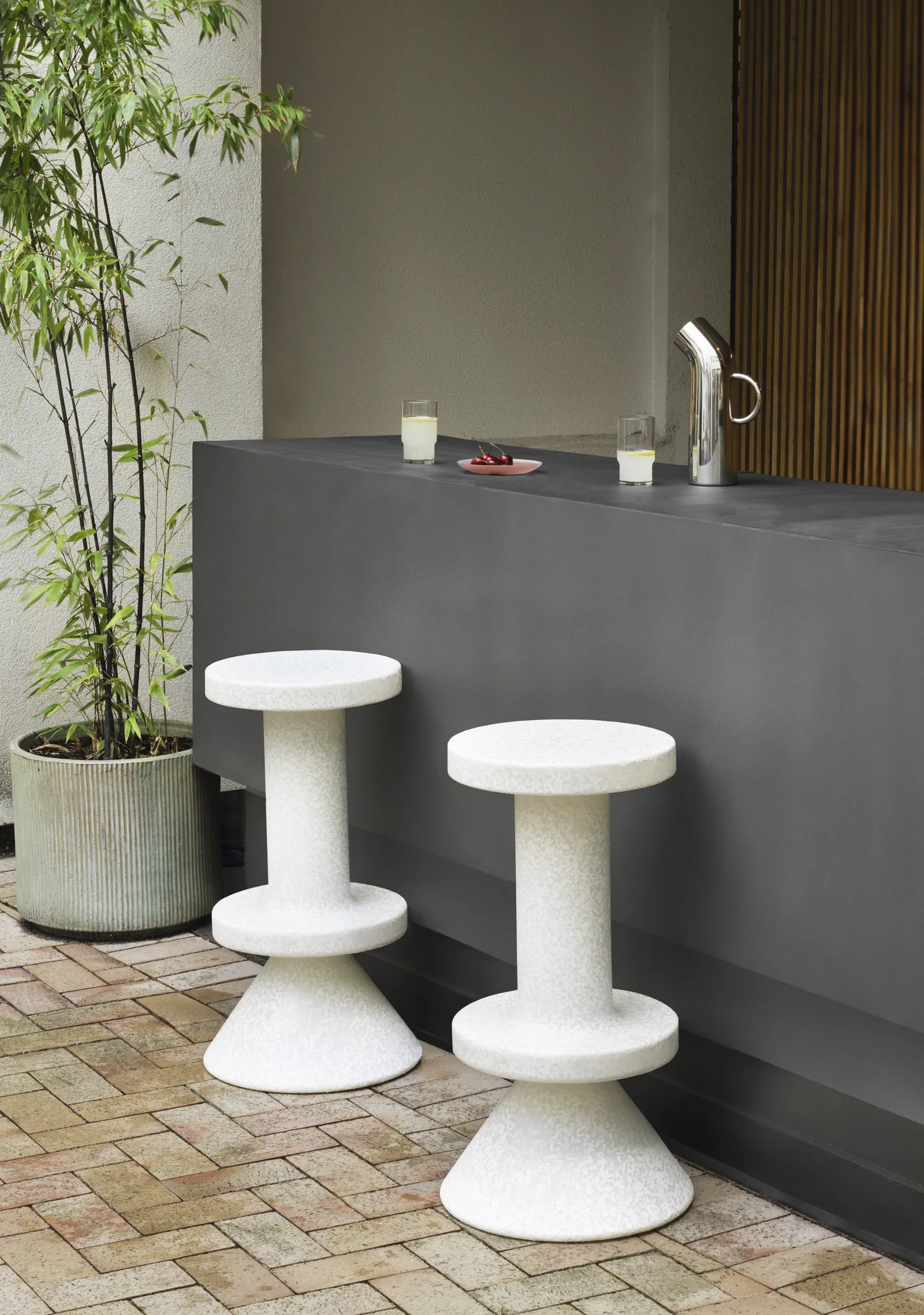 Normann Copenhagen Bit Barhocker 65 cm Weiß / Weiß – Bild 5