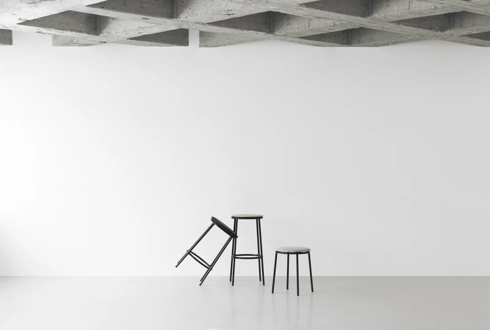 Normann Copenhagen Circa Barstool 75 cm Black Aluminum – Bild 5