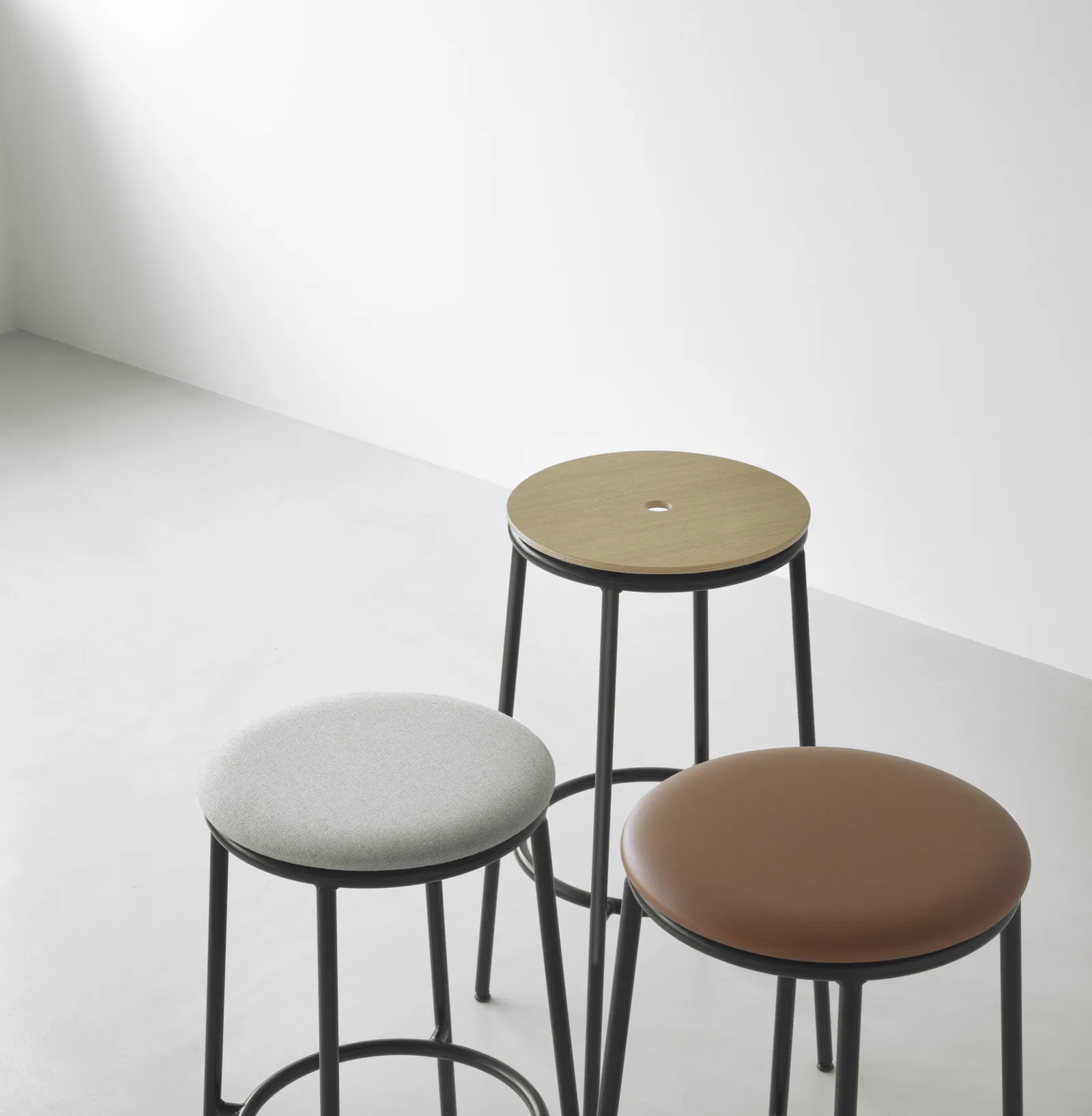 Normann Copenhagen Circa Barstool 75 cm Black Aluminum – Bild 6