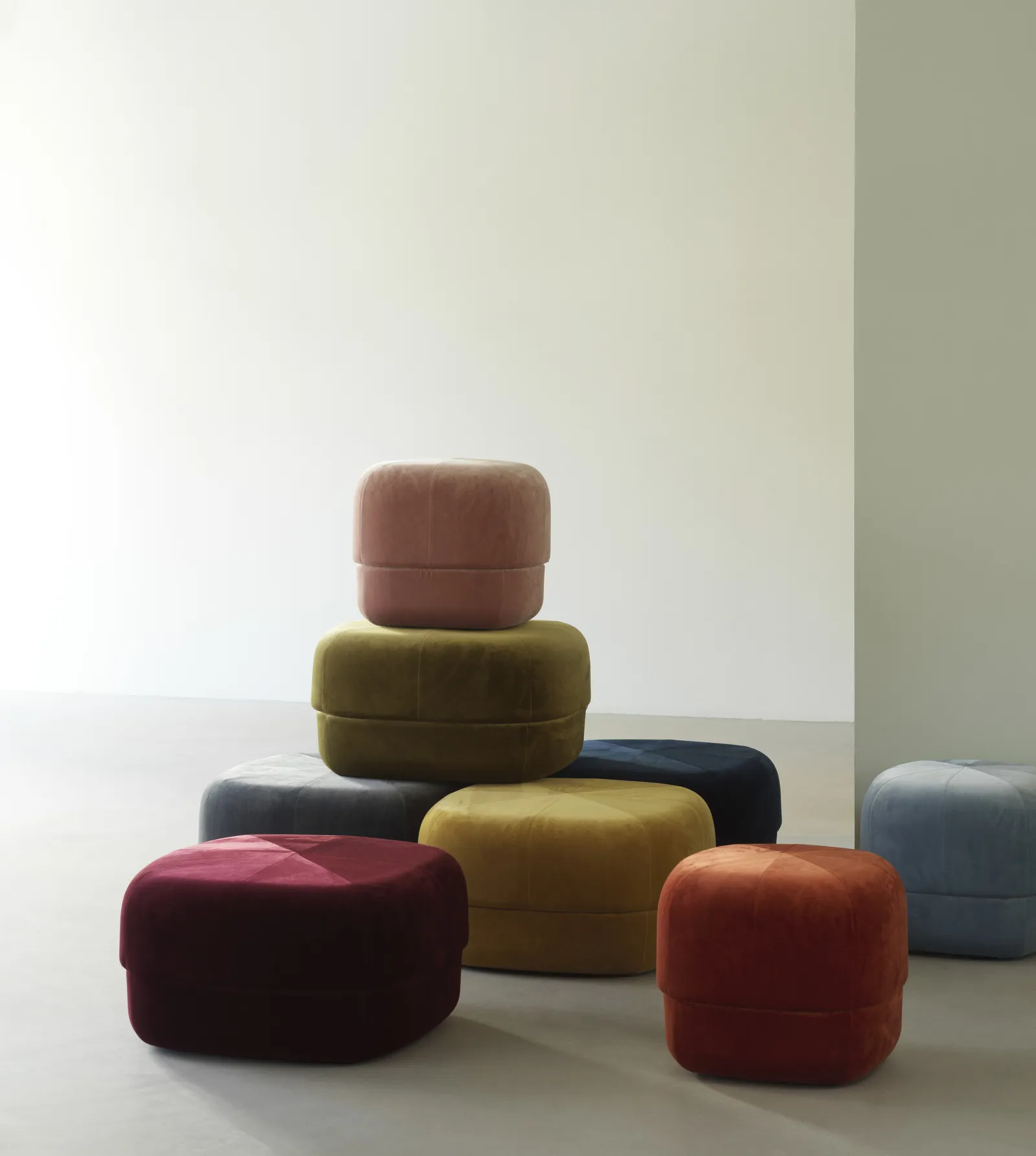 Normann Copenhagen Circus Pouf Velour Groß Moos – Bild 3