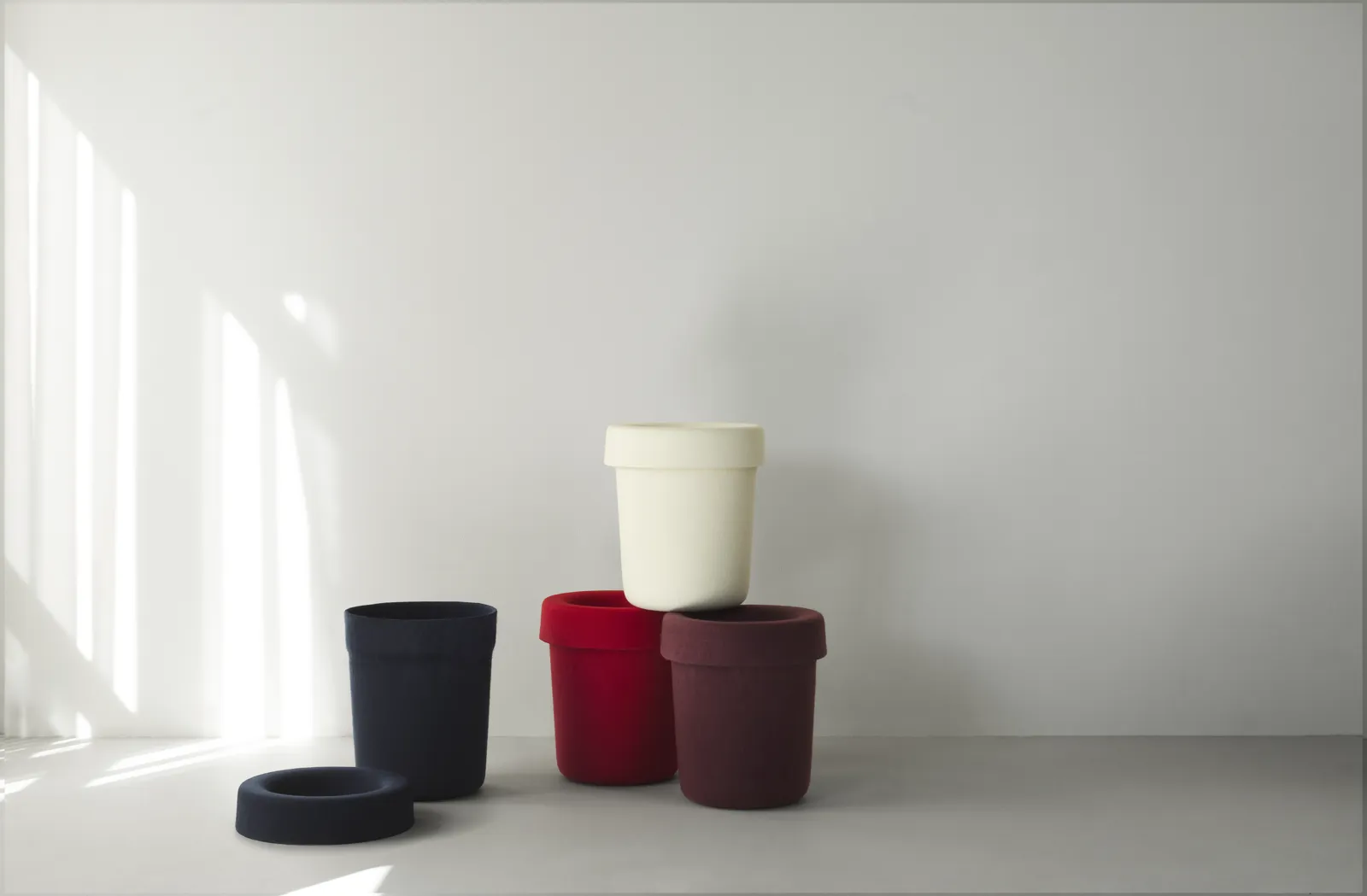 Normann Copenhagen Hide Office Bin Burgundy – Bild 5