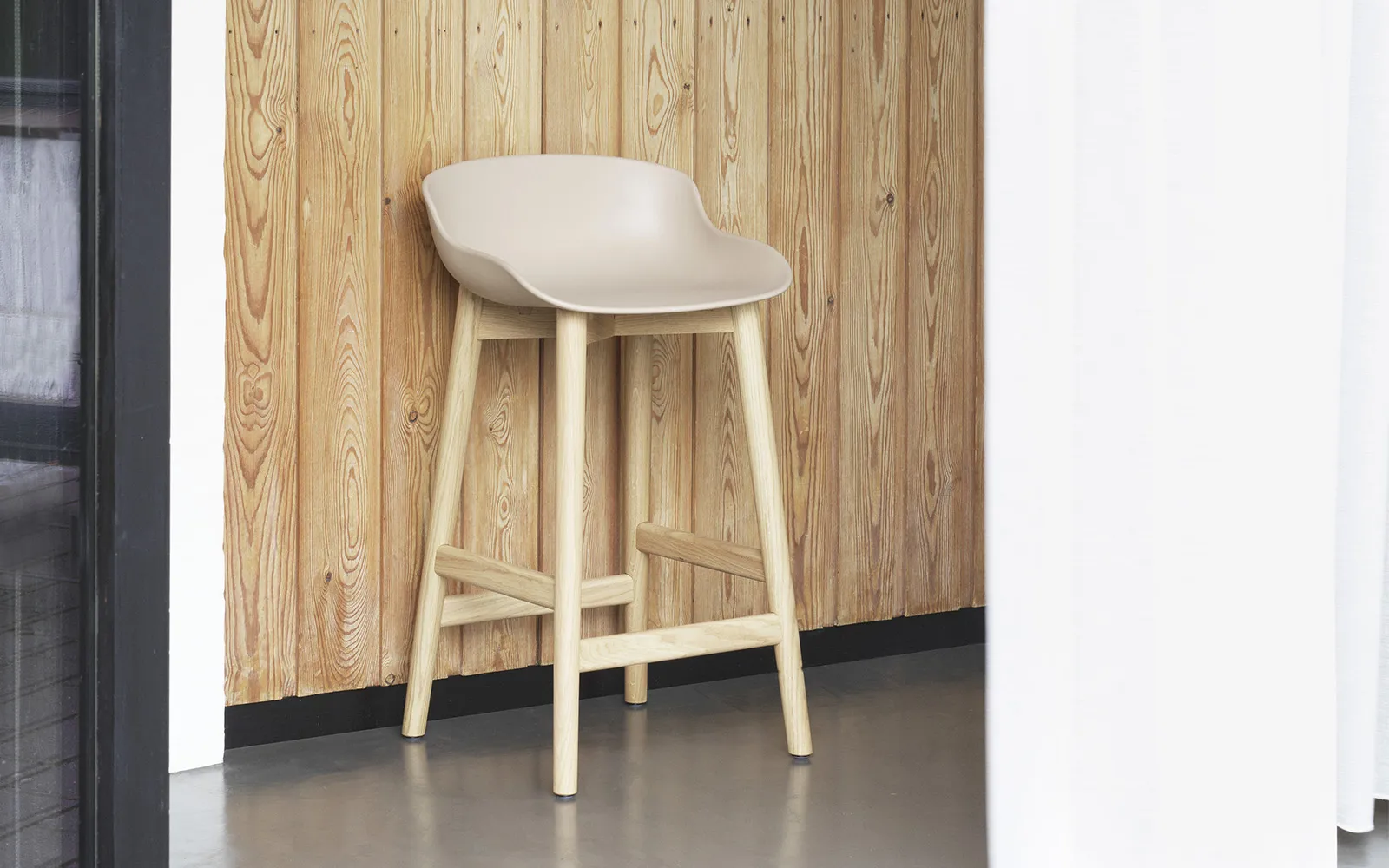 Normann Copenhagen Hyg Barhocker 75 cm Vollpolster Schwarze Eiche/Yoredale – Bild 3
