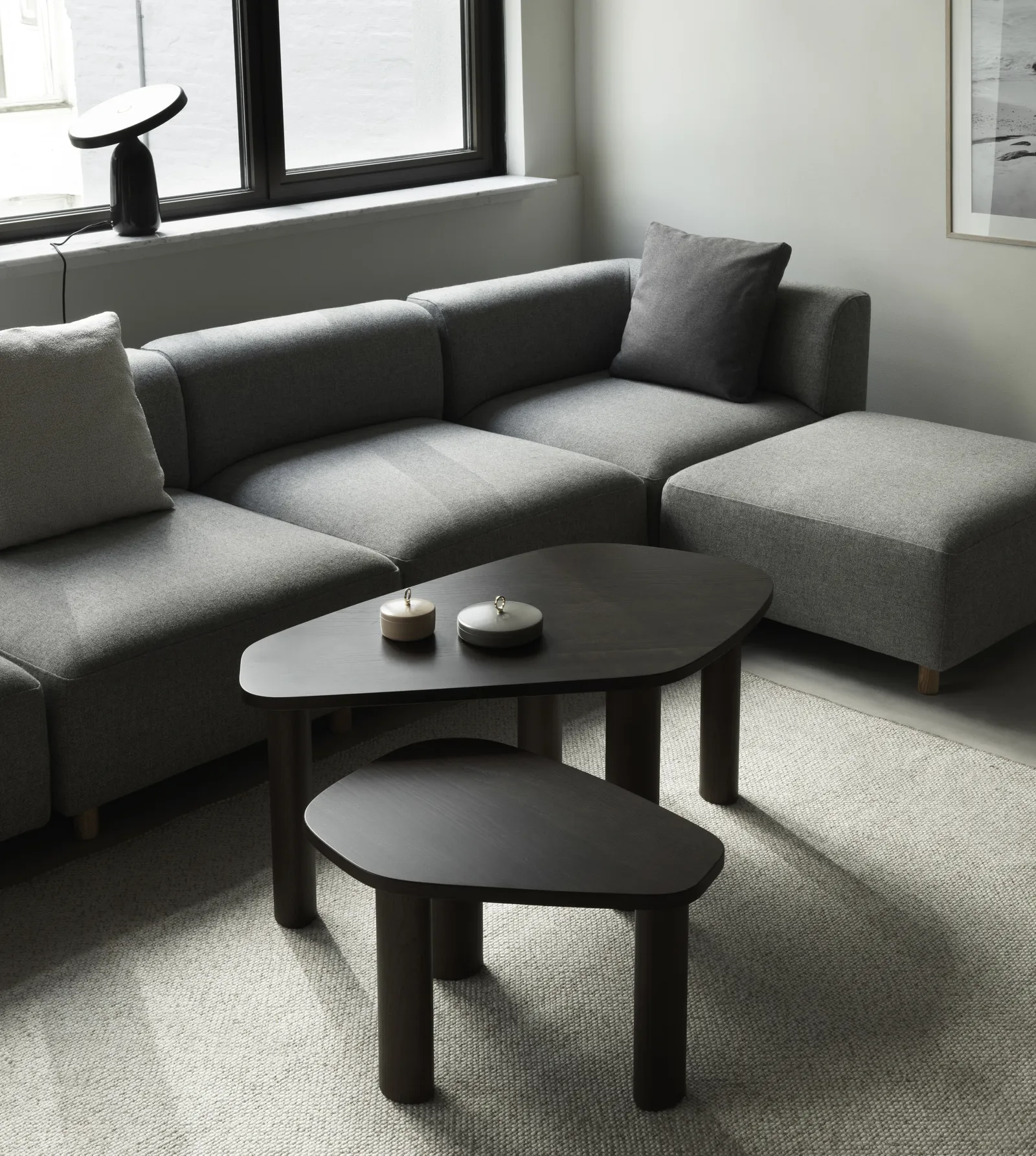 Normann Copenhagen Sculp Couchtisch Klein Braun Gebeiztes Eschenholz – Bild 6