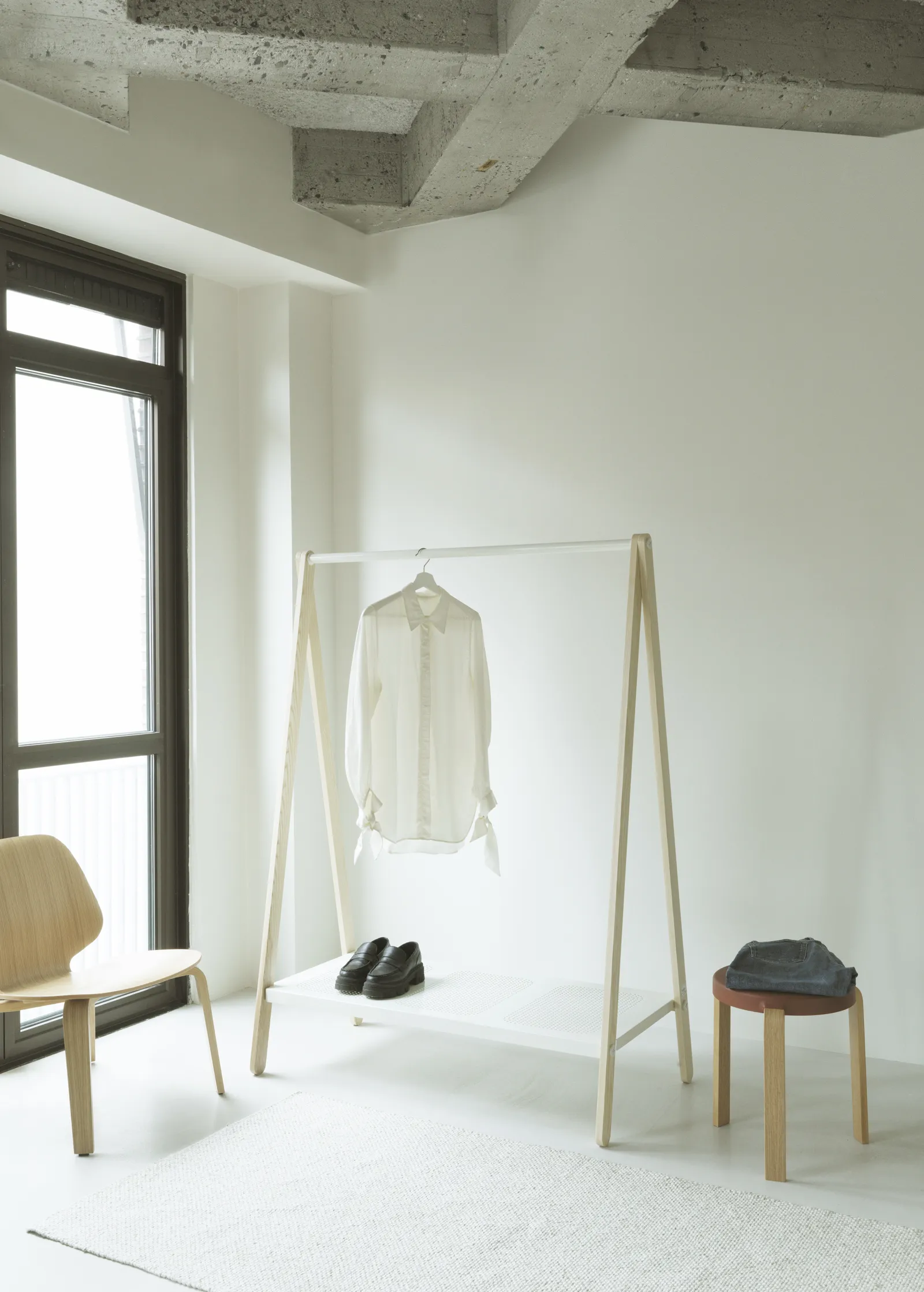 Normann Copenhagen Tap Stuhl Eiche/ grau – Bild 5