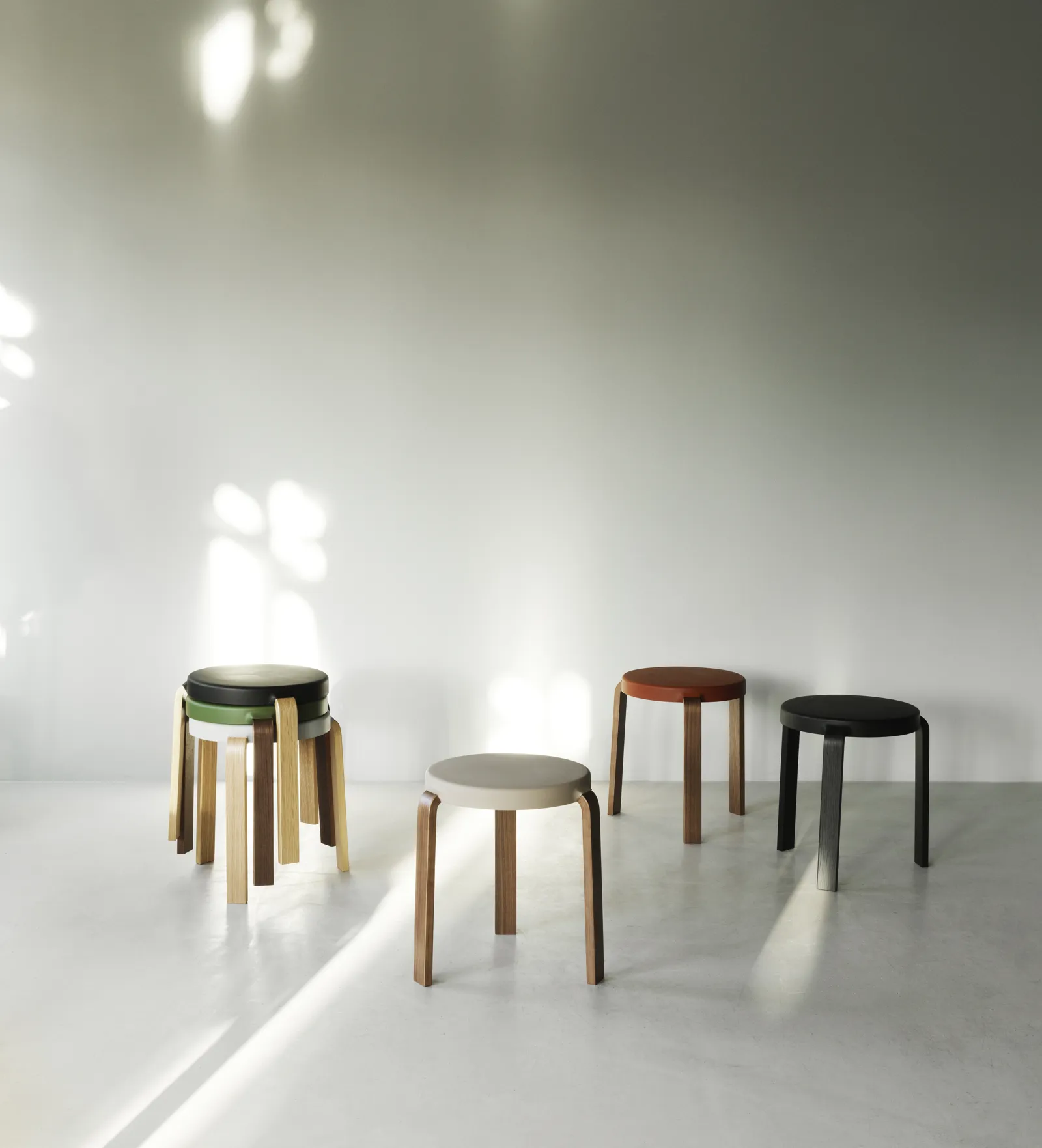 Normann Copenhagen Tap Stuhl schwarze Eiche/ sand – Bild 3