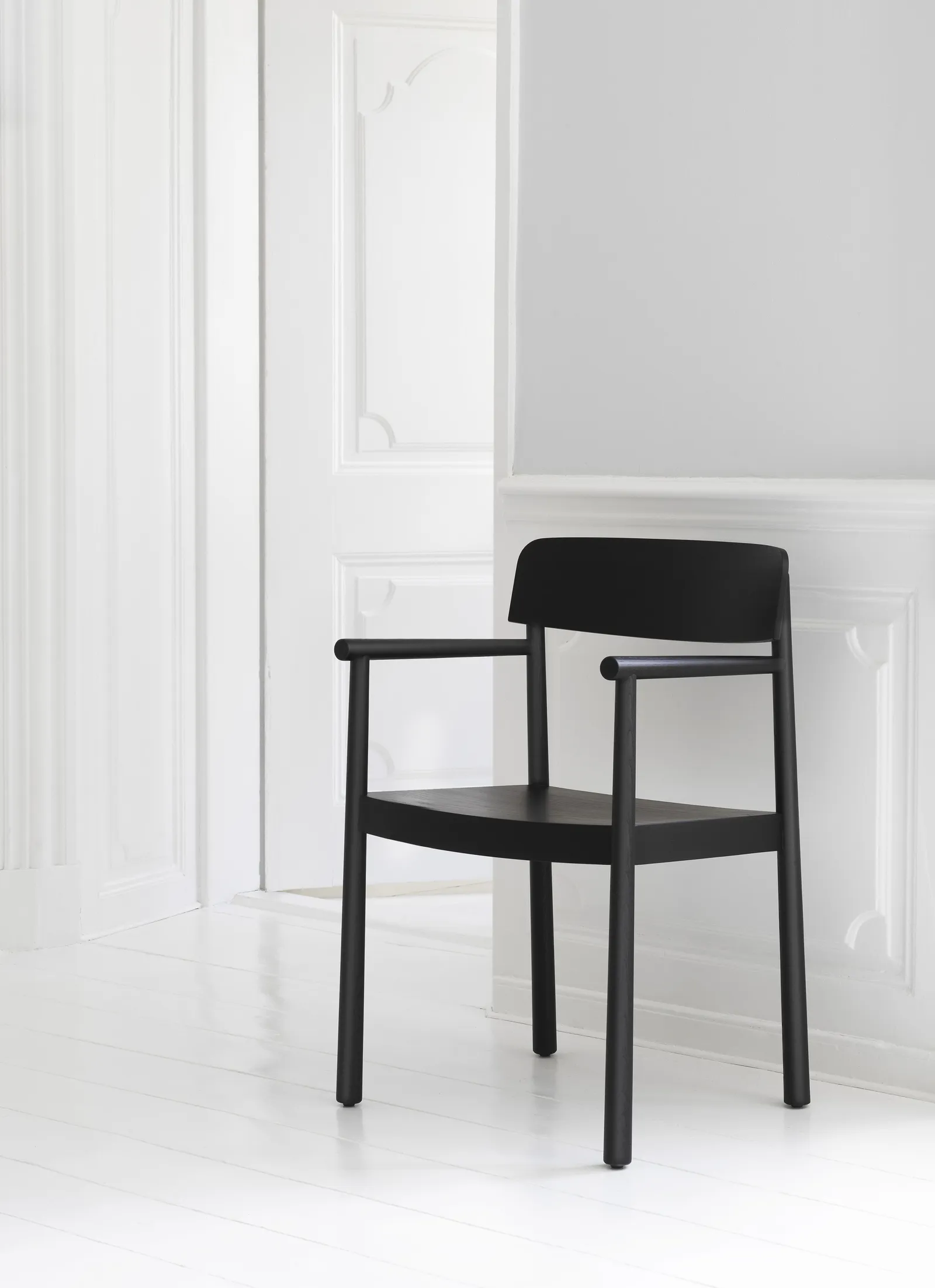 Normann Copenhagen Timb Armchair, Black – Bild 3