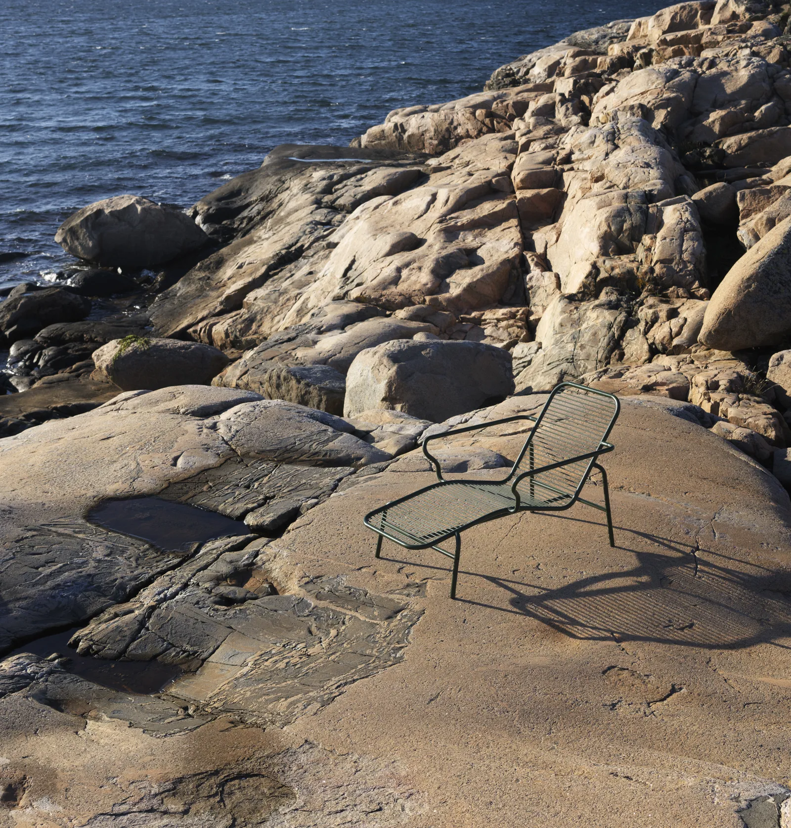 Normann Copenhagen Vig Chaiselongue Dunkelgrün – Bild 4