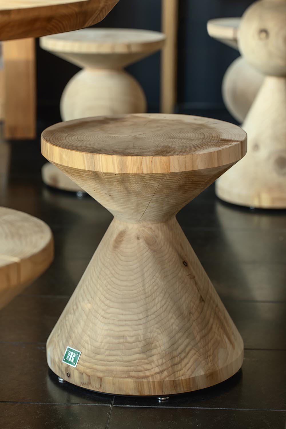 RIVA 1920 APEX STOOL Design-Hocker aus Massivholz – Bild 5